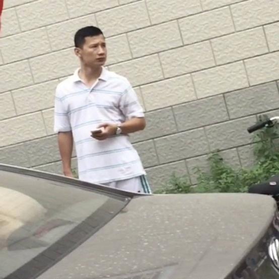 如何看待知乎明星的黑料行为,_白敬亭增肌经历_白敬亭童年女装照